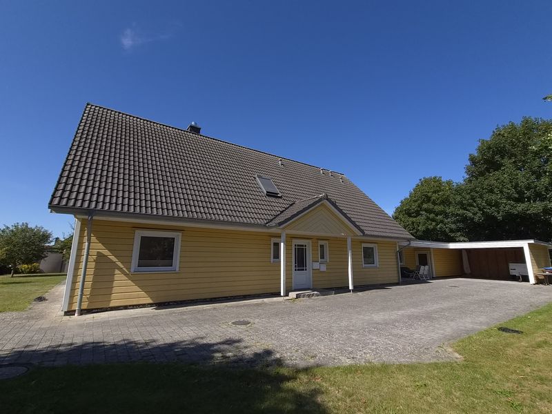 Ganz zauberhaft gemütliche 3-Zimmer-Dachgeschoss-Wohnung in Büdelsdorf!